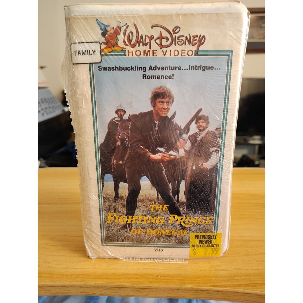 THE FIGHTING PRINCE OF DONEGAL VHS Rare Original White Clamshell Video 212v Tape